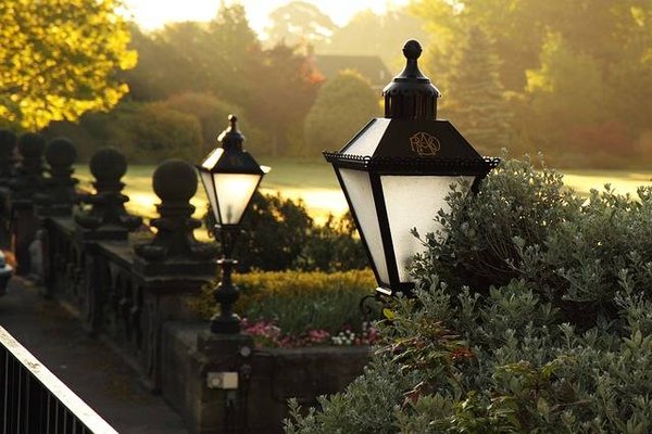 Comment choisir l'éclairage extérieur parfait pour votre jardin